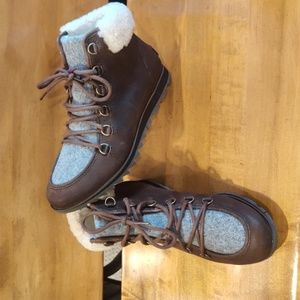 Sorel Harlow Lace cozy lined brown and gray size 9.5 boots